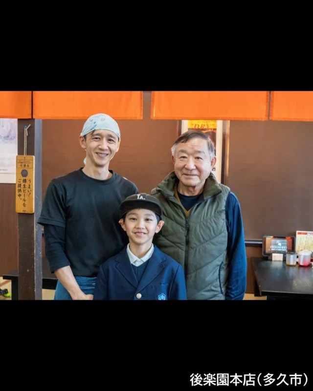 多久市にある、いわばロードサイドの町中華、
「後楽園本店」。

ラーメン、焼き飯、チャンポン、ヤキソバなどなど、
どれにしようか迷う楽しさを感じられます。

どうして後楽園のラーメンが愛されているのか🍜
詳しいストーリーは、noteで公開中の記事をチェック！
https://note.com/saga_ramen/n/ne7f82954a8c7

#sagaラーメンプロジェクト 
#後楽園 
#豚骨ラーメン 
#チャンポン 
#佐賀グルメ